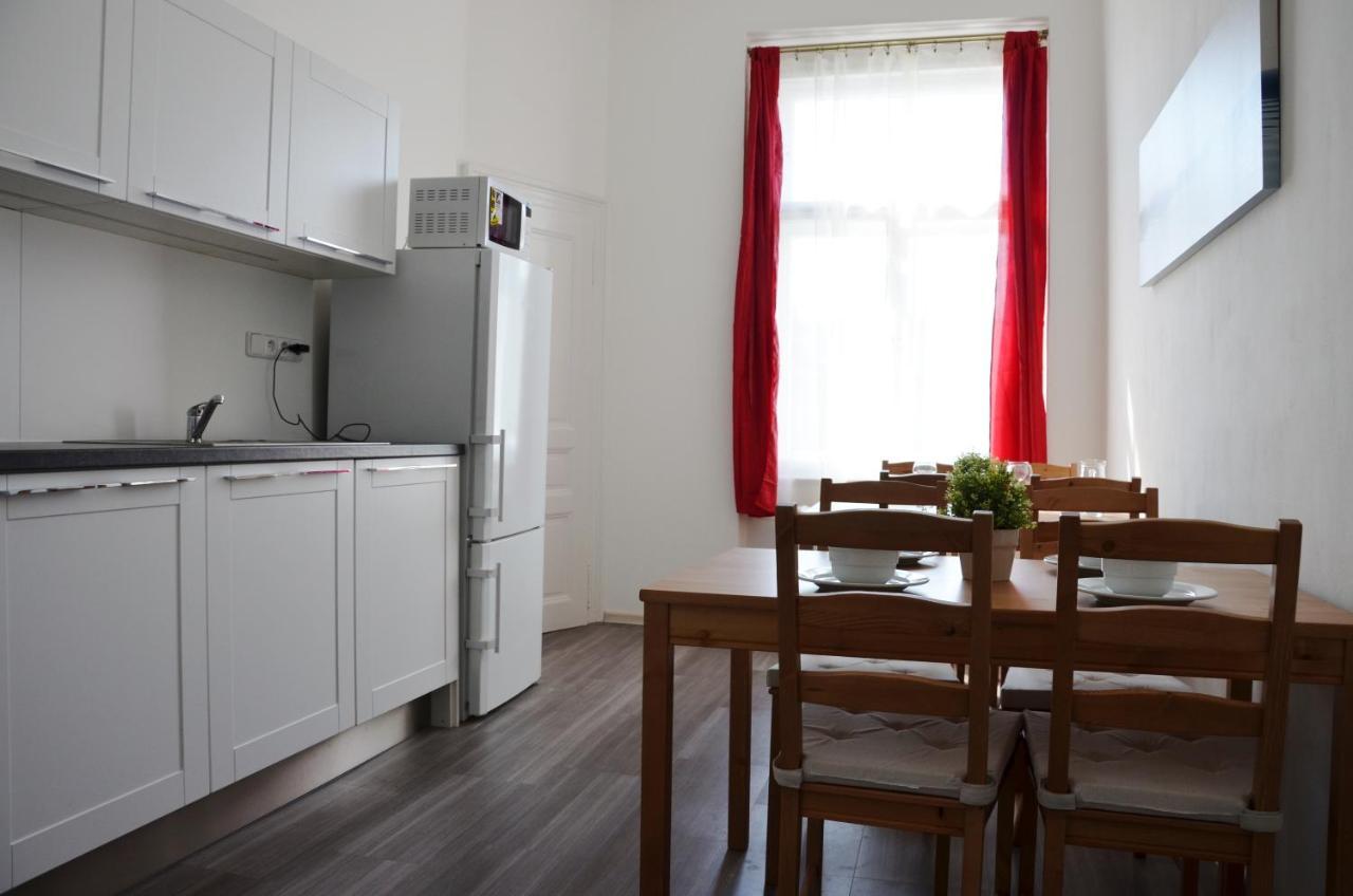 Apartment In The Heart Of Прага Экстерьер фото